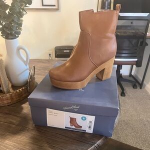 Universal Thread Women's Brown Heeled Boots